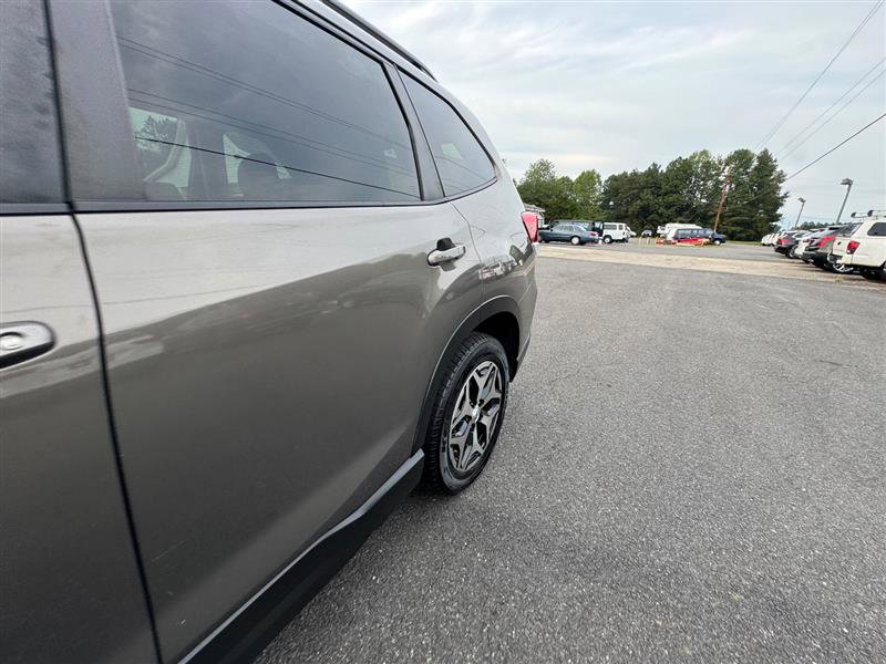 Used 2020 Subaru Forester Premium image 19
