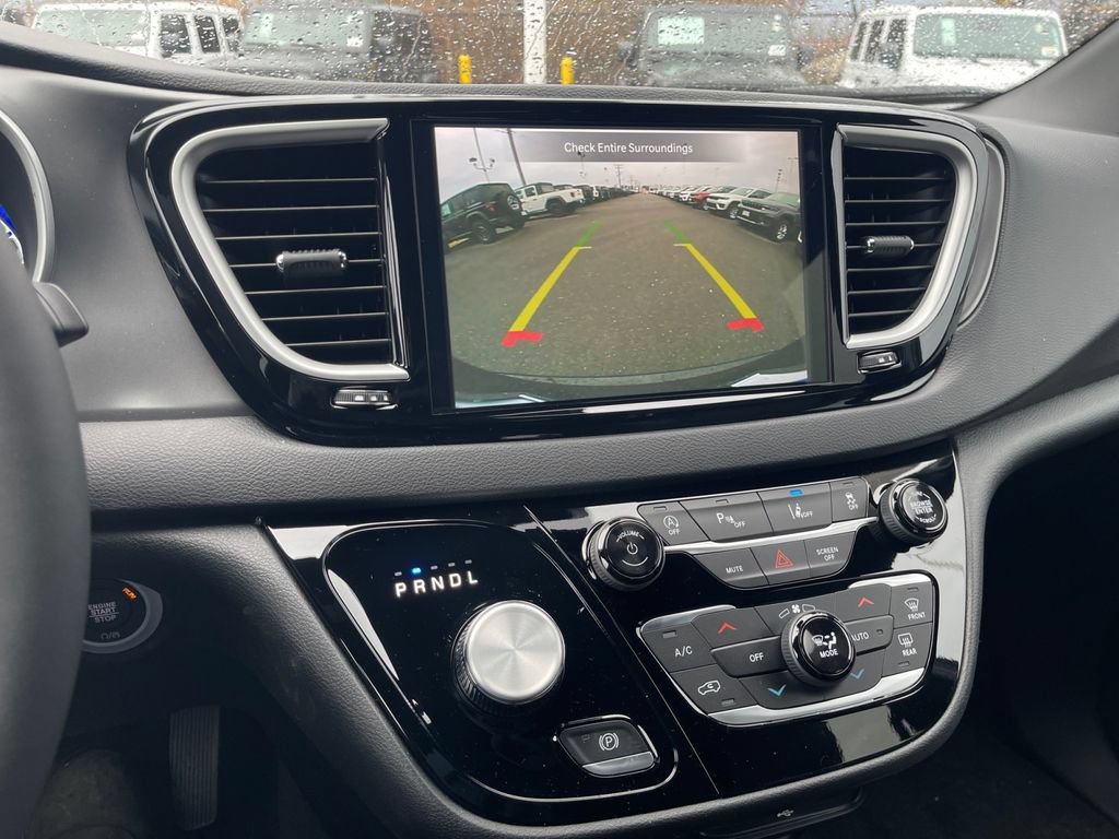 New 2026 Chrysler Voyager LX FWD image 19
