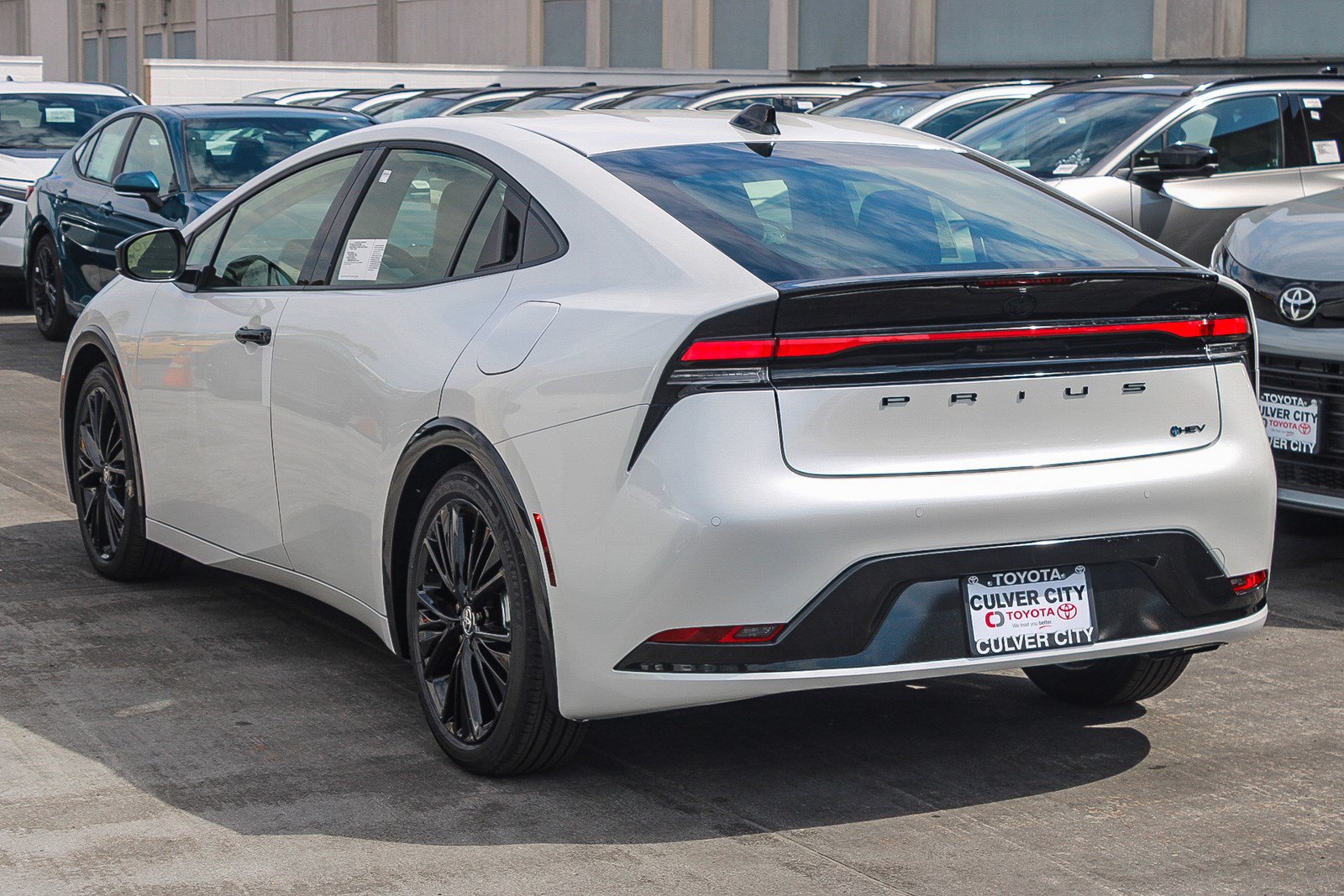 New 2026 Toyota Prius FWD image 7