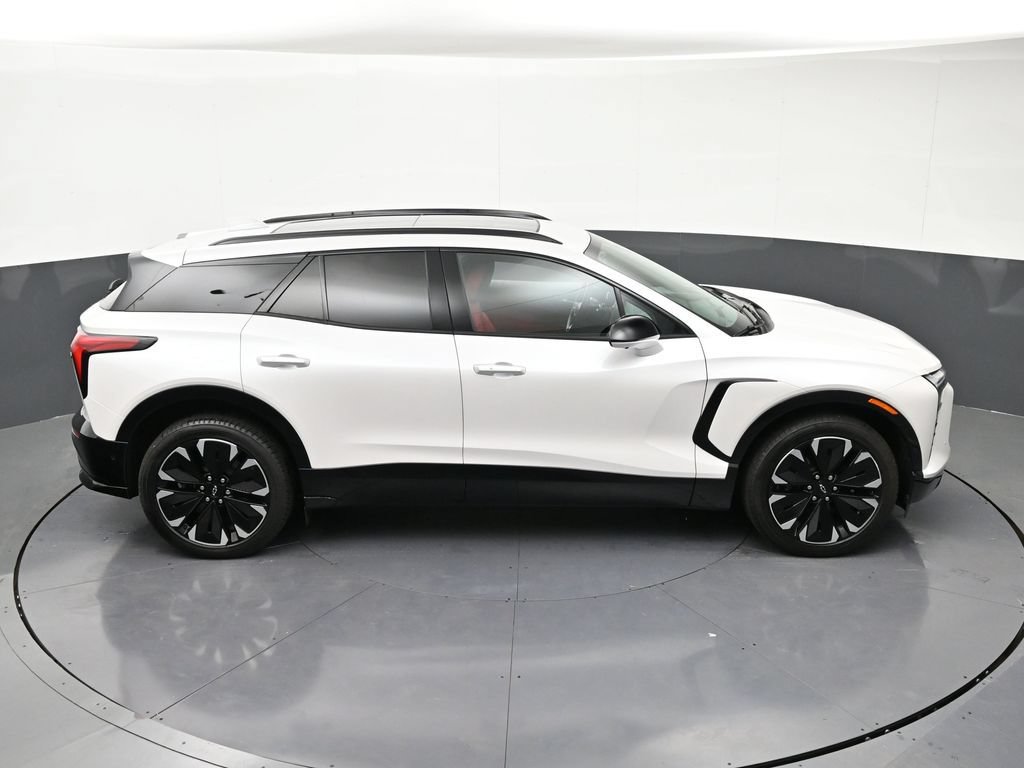 Used 2025 Chevrolet Blazer EV RS w/ Super Cruise Package AWD/4WD image 21