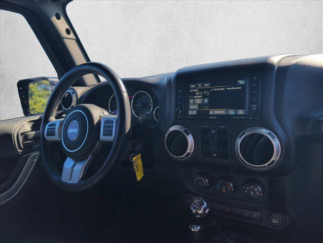 Used 2015 Jeep Wrangler Unlimited Rubicon AWD/4WD image 29