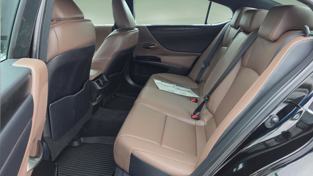 Certified 2024 Lexus ES 350 w/ Premium Package image 14