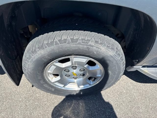 Used 2011 Chevrolet Avalanche LS w/ Convenience Package AWD/4WD image 9