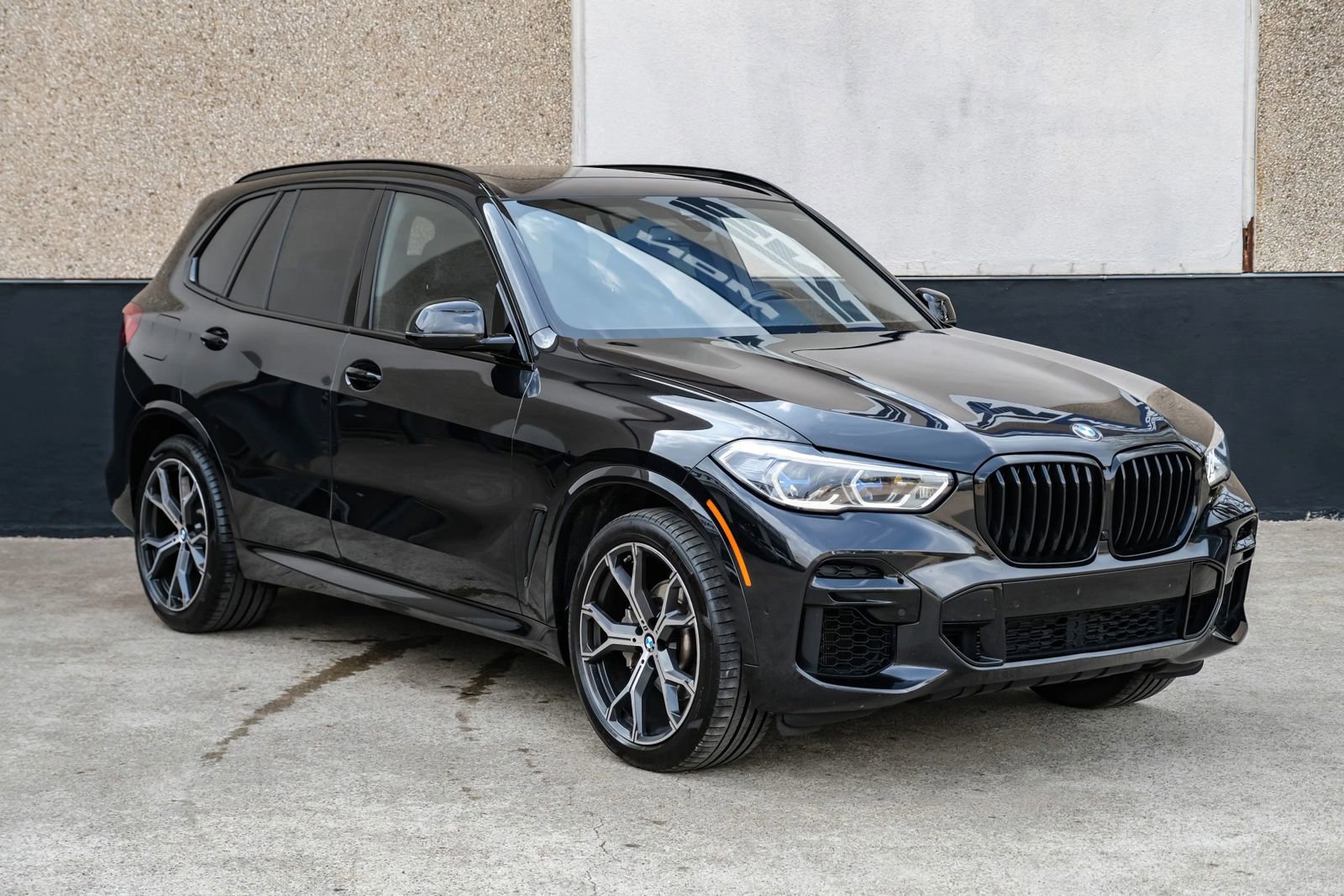 Used 2023 BMW X5 sDrive40i w/ Executive Package image 3