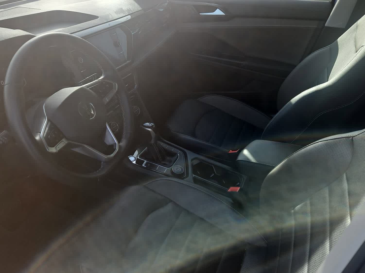 Used 2022 Volkswagen Taos SEL image 14