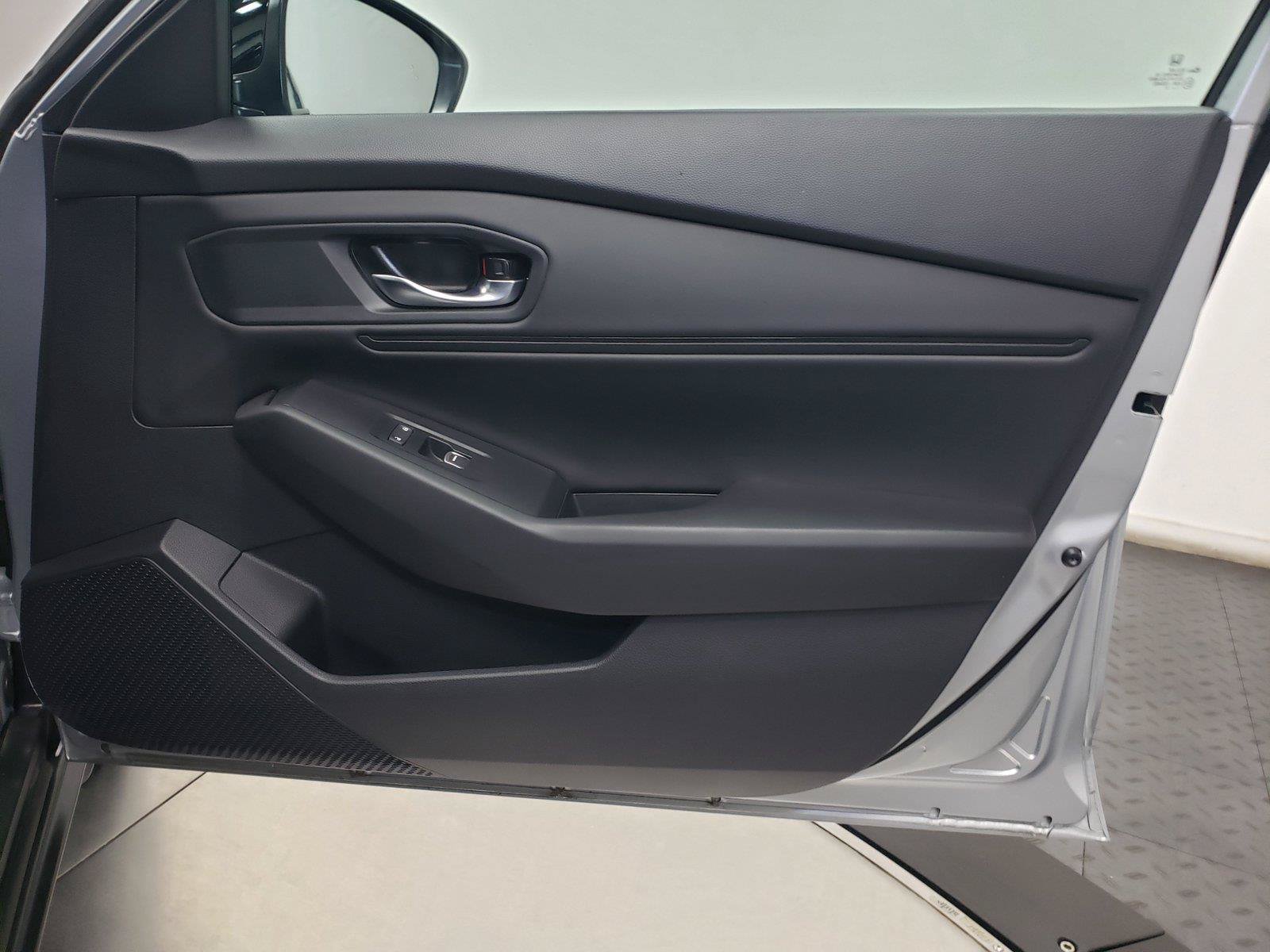 Used 2025 Honda Accord SE image 37