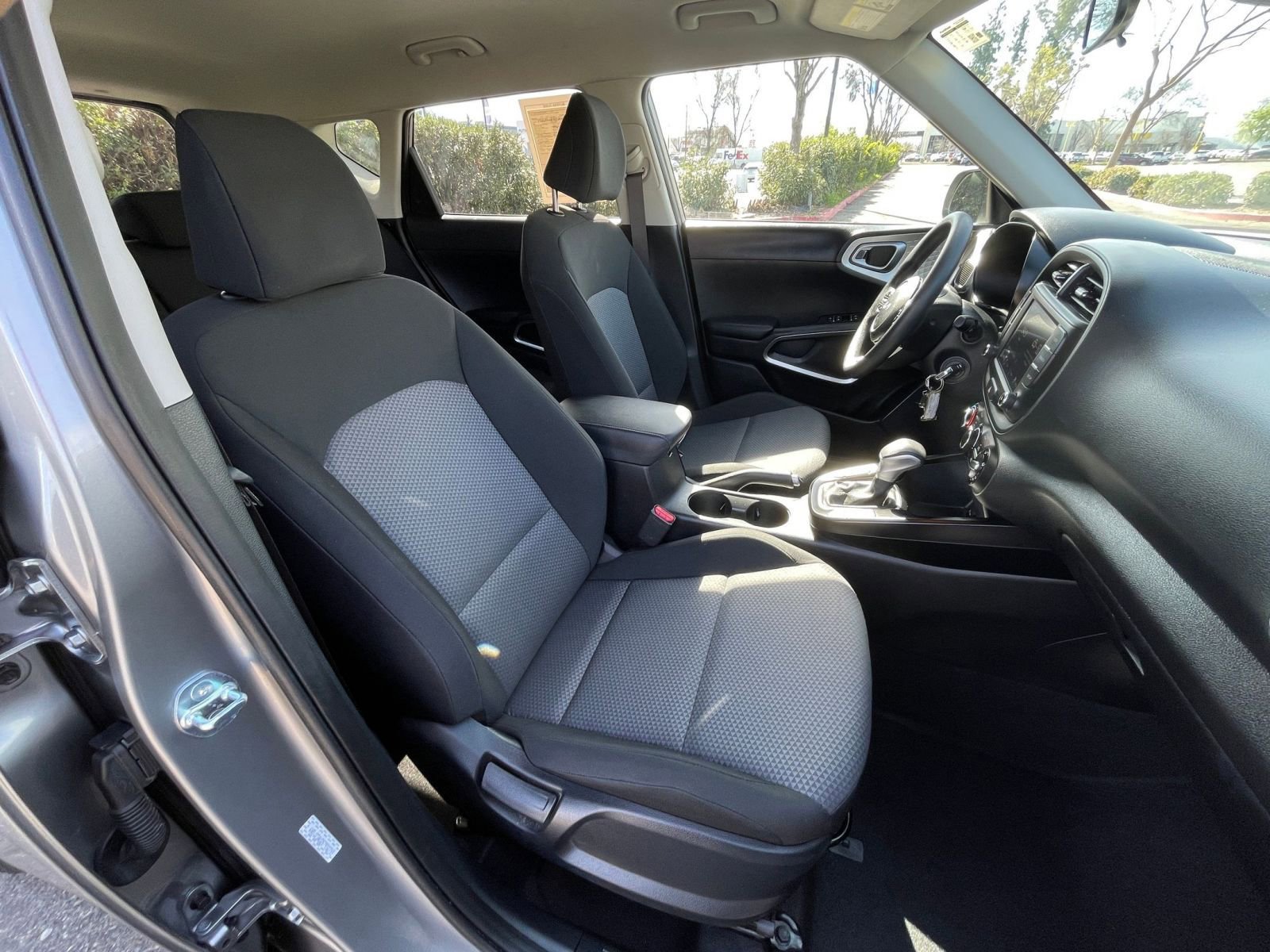 Used 2025 Kia Soul LX w/ LX Technology Package image 34