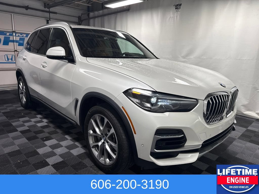 Used 2023 BMW X5 xDrive40i w/ Premium Package AWD/4WD image 4