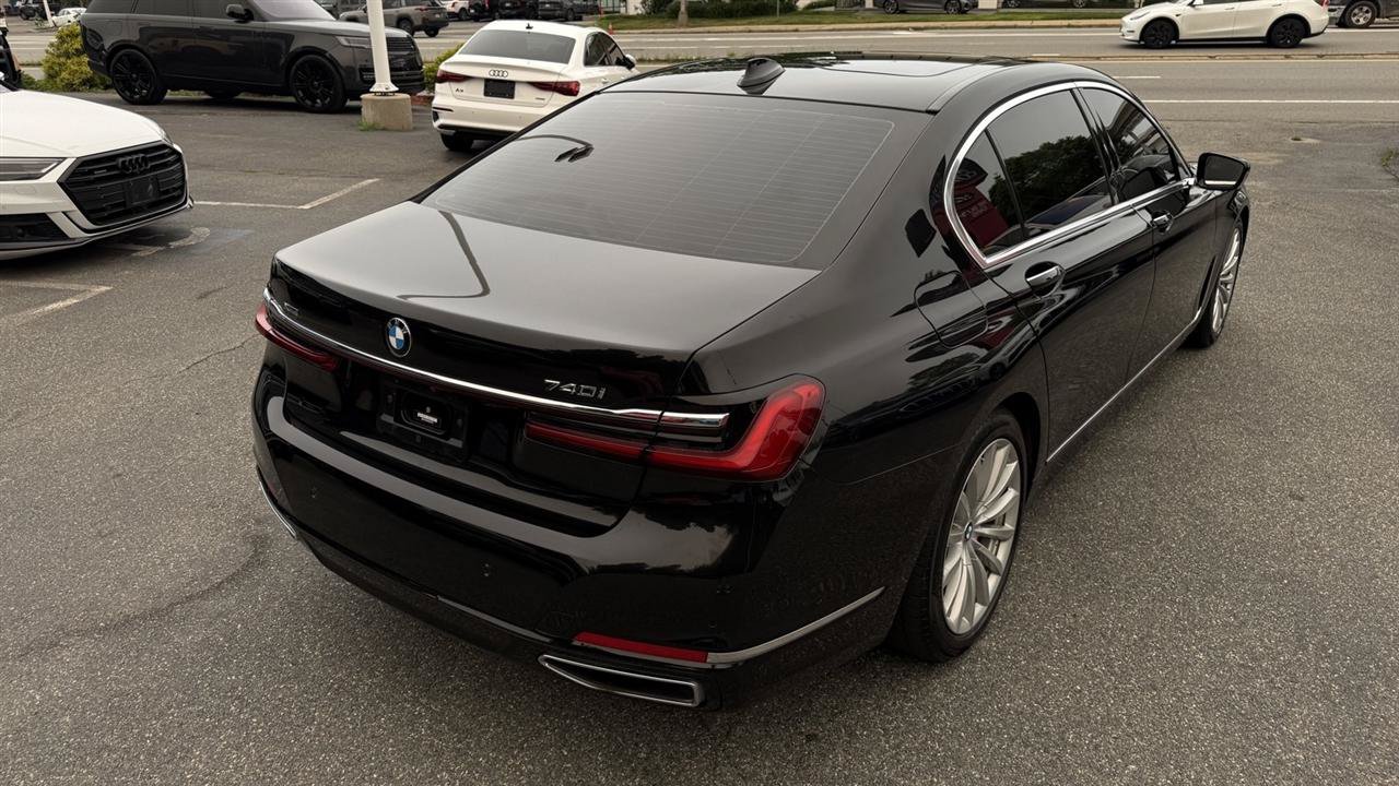 Used 2022 BMW 740i xDrive w/ Premium Package AWD/4WD image 15