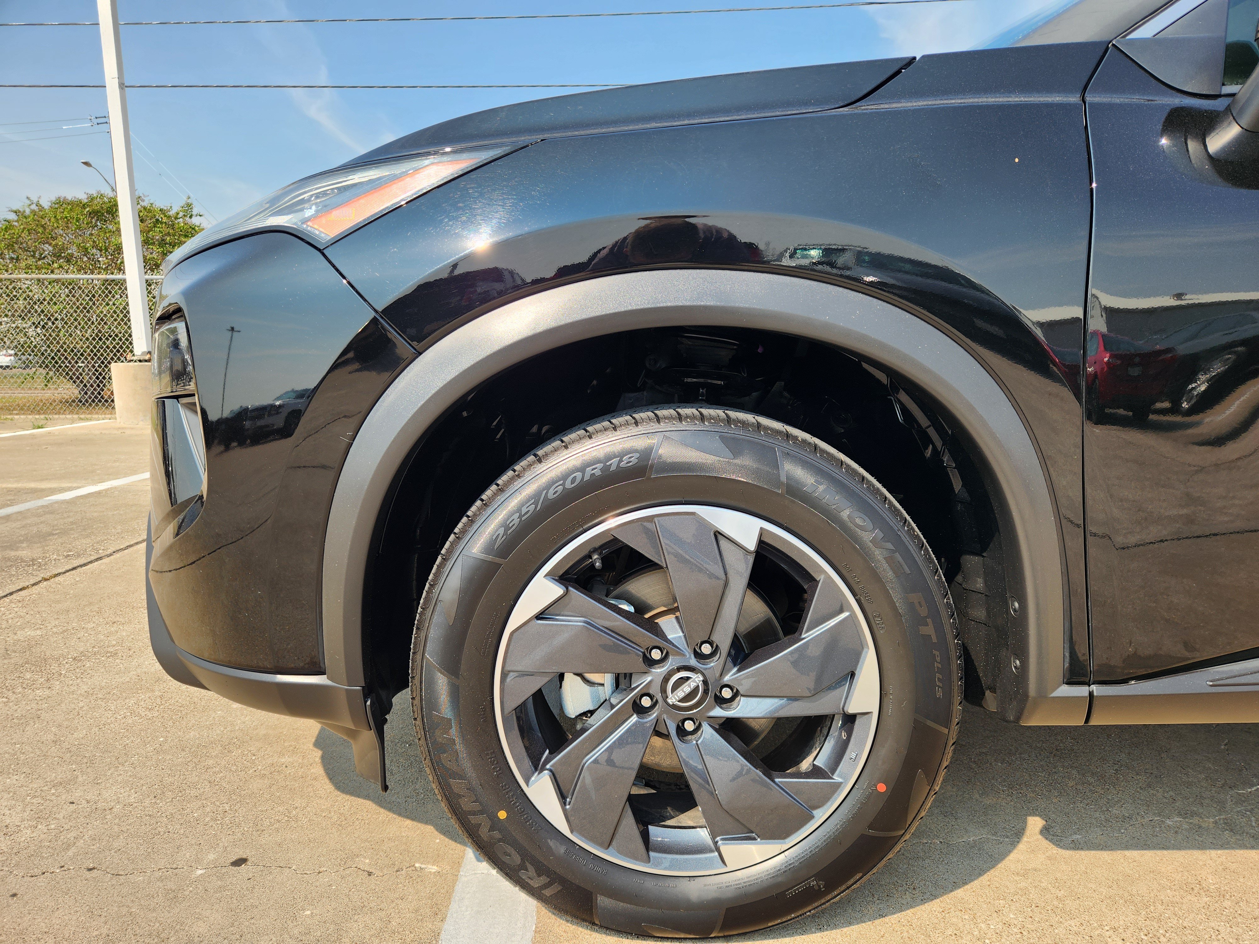 Used 2024 Nissan Rogue SV AWD/4WD image 9