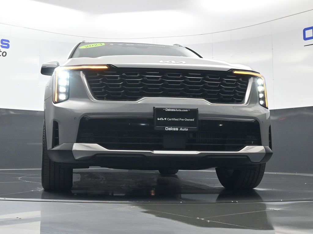 Certified 2024 Kia Sorento EX w/ Panoramic Sunroof Package image 43