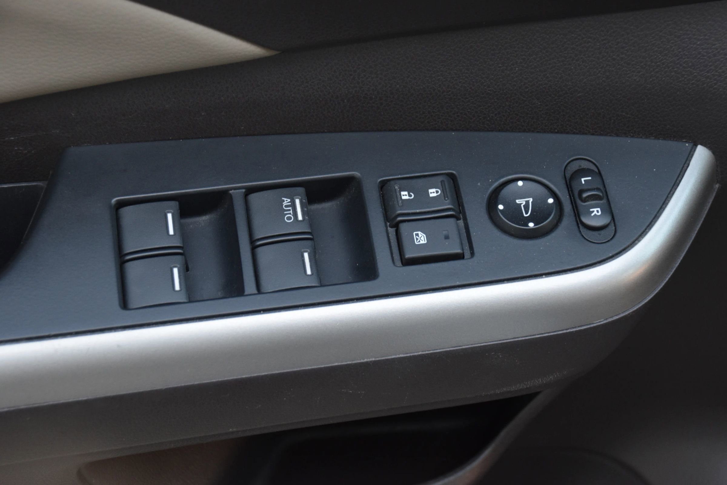Used 2013 Honda CR-V EX-L image 16