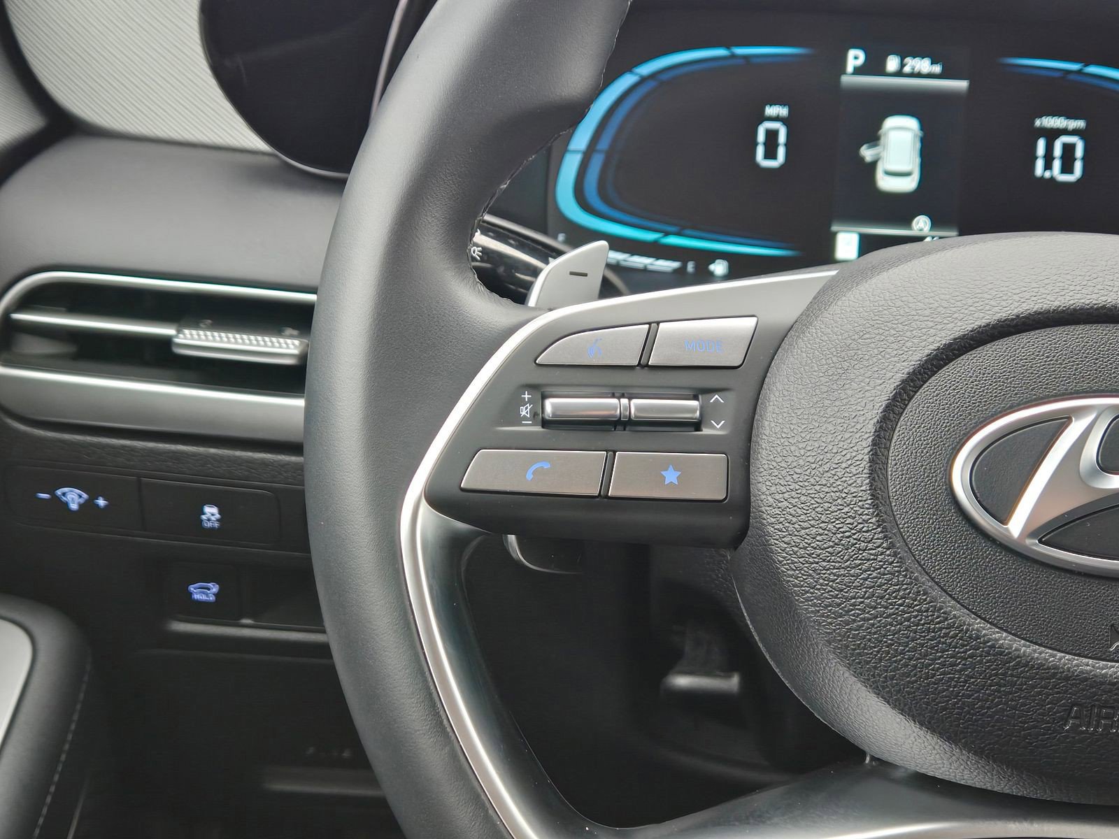 Certified 2025 Hyundai Palisade SEL image 12