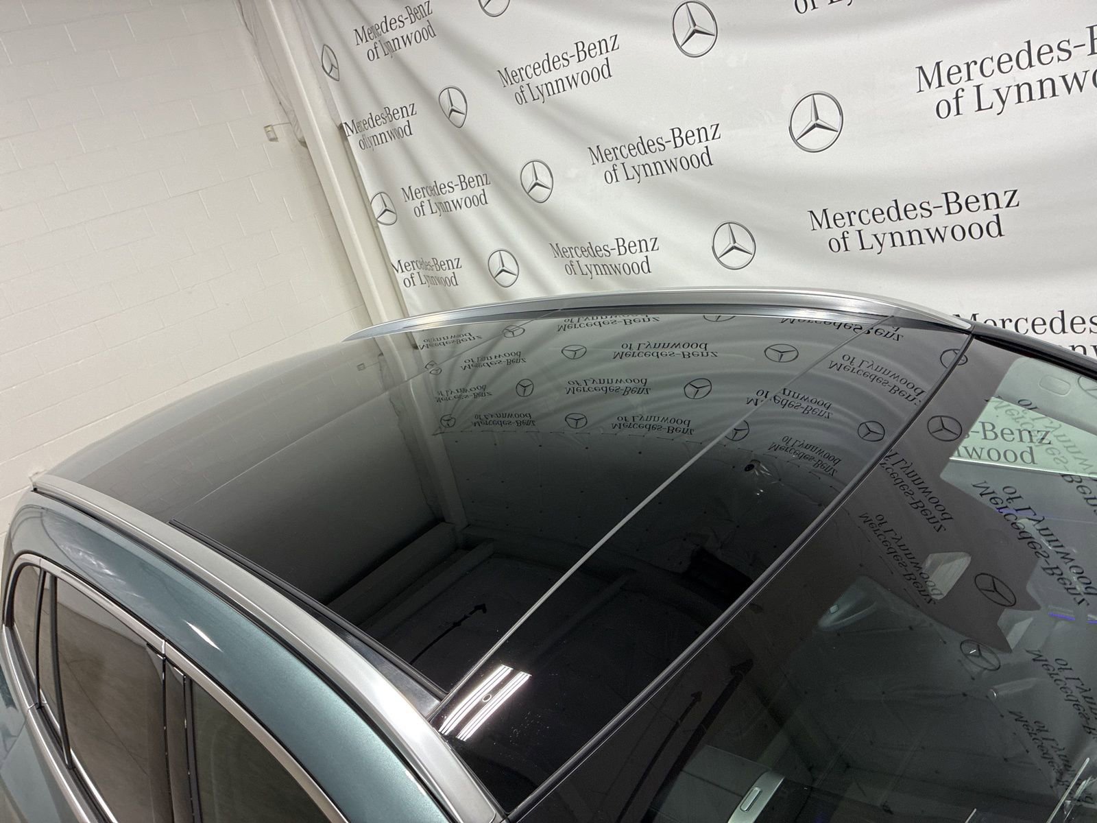 Used 2025 Mercedes-Benz GLC 300 4MATIC image 33