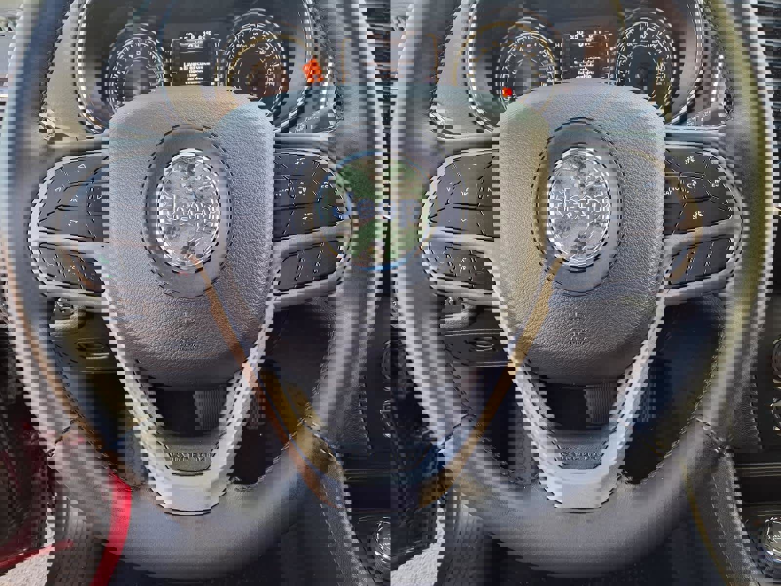 Used 2019 Jeep Cherokee Latitude Plus w/ Cold Weather Group image 13