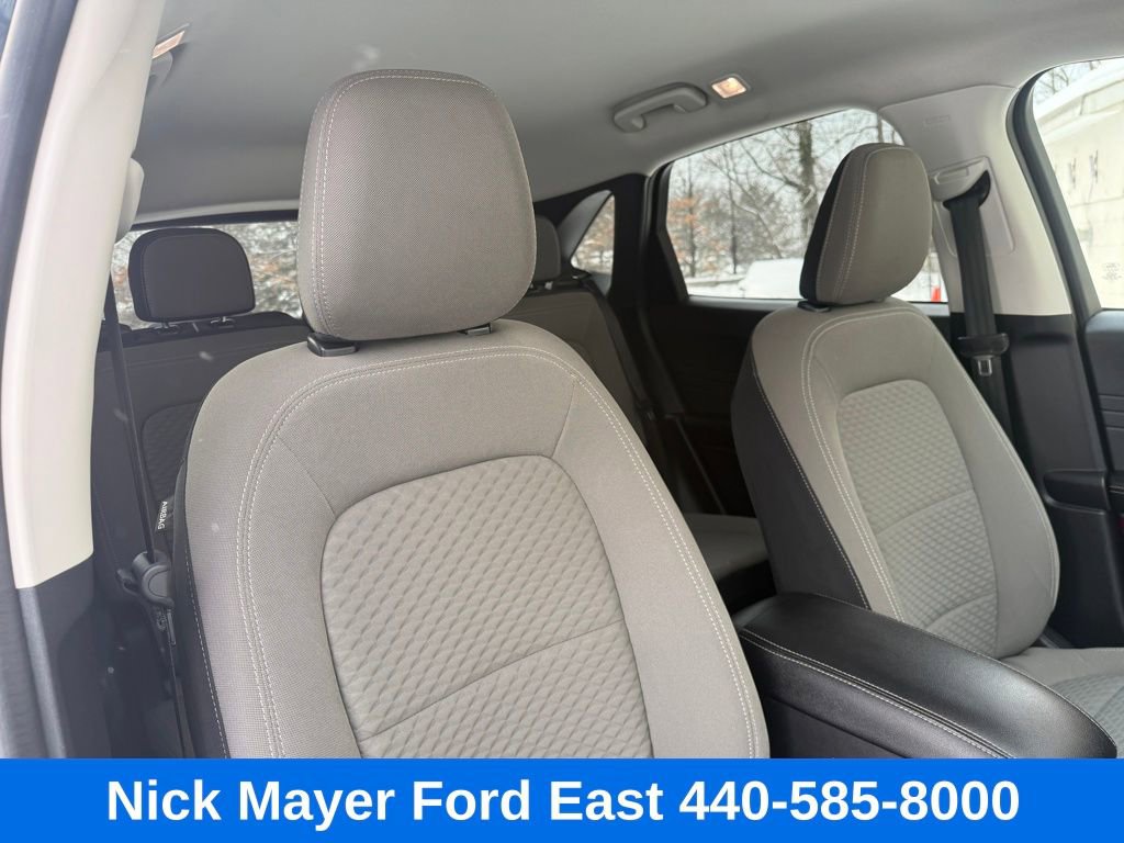 Used 2022 Ford Escape SE image 20