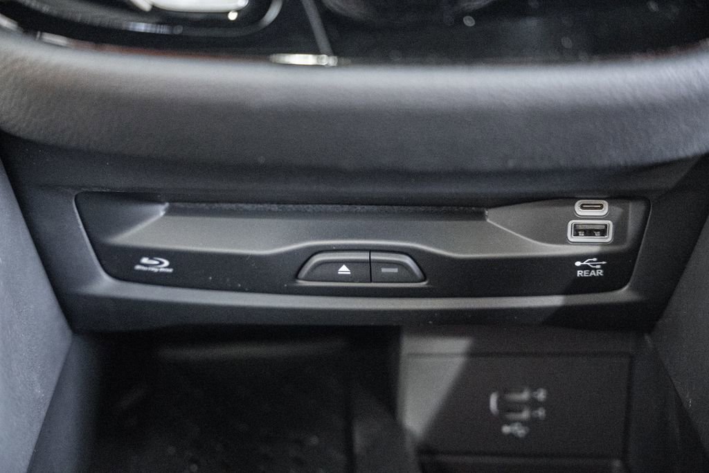 New 2026 Chrysler Pacifica Pinnacle image 23