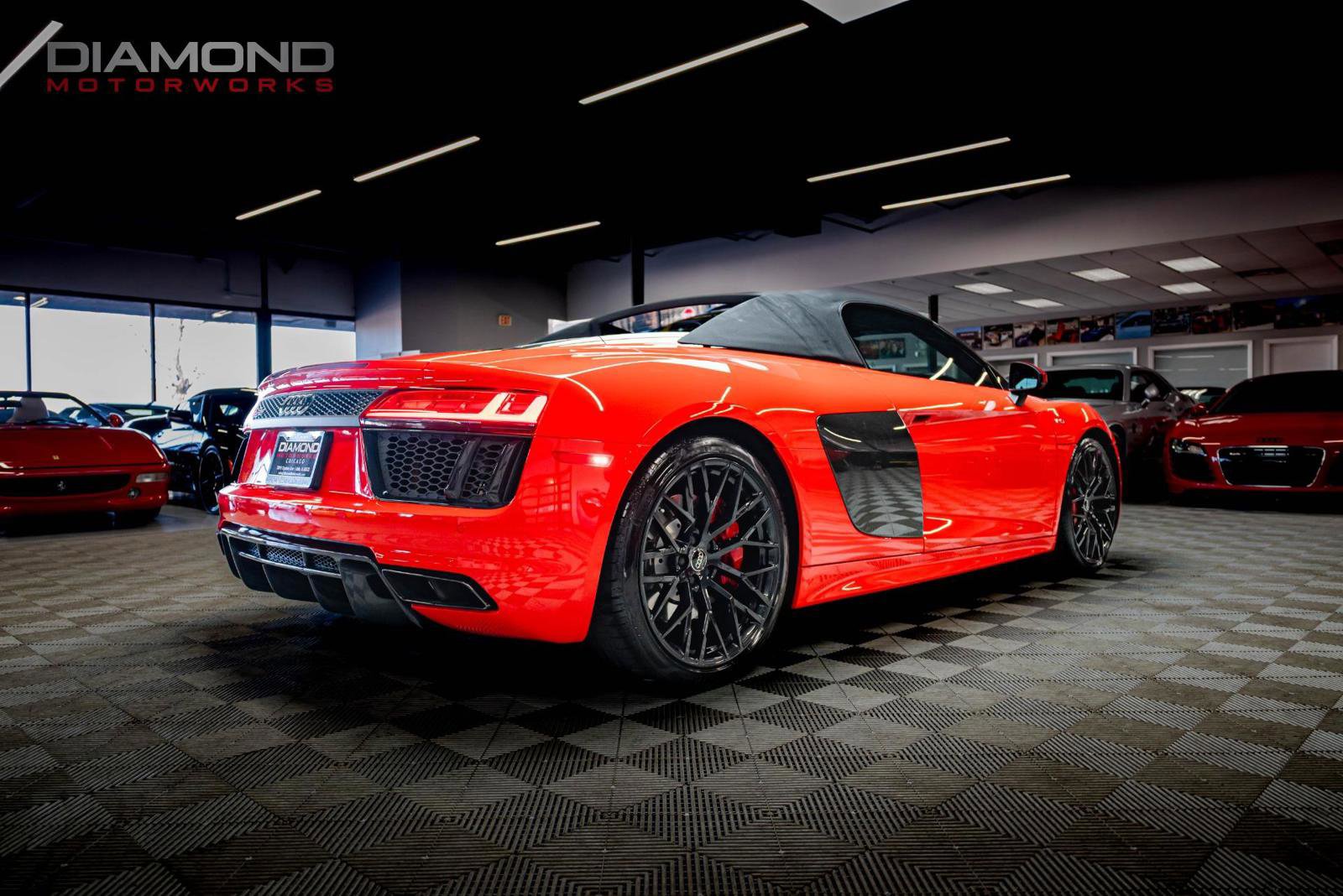 Used 2018 Audi R8 V10 w/ Carbon Exterior Package image 27