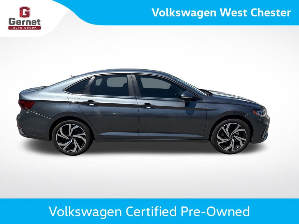 Used 2025 Volkswagen Jetta SEL FWD image 7