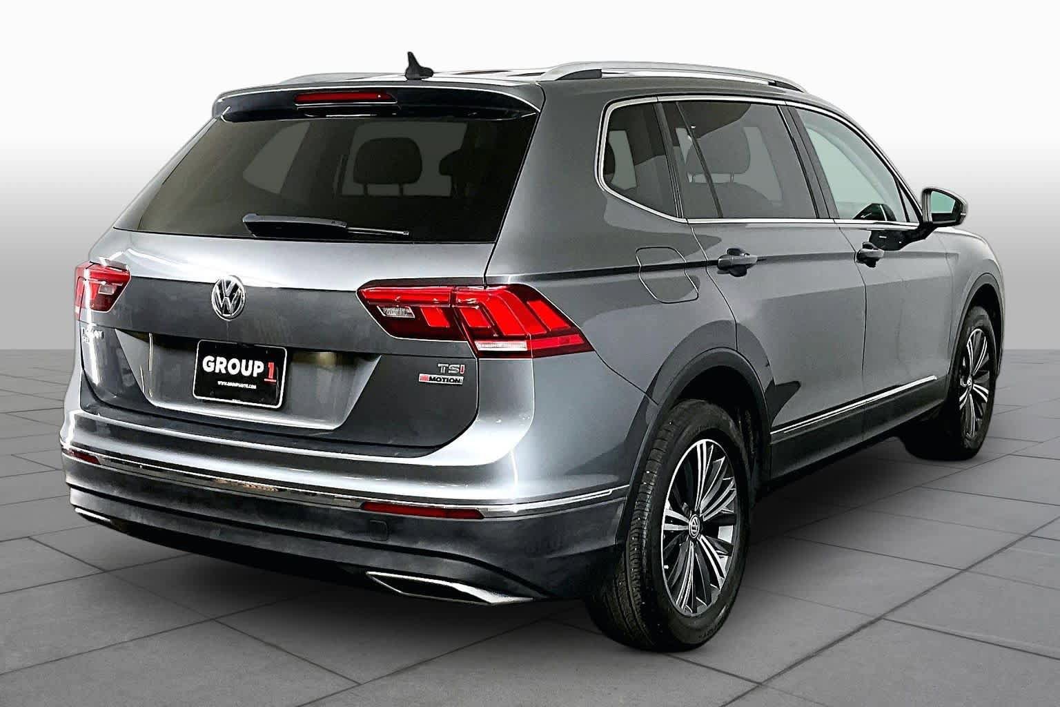 Used 2018 Volkswagen Tiguan SEL AWD/4WD image 13