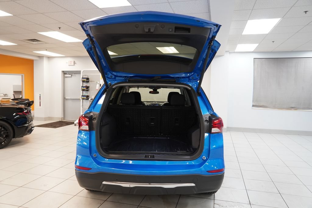 Certified 2024 Chevrolet Equinox LT w/ LPO, Floor Liner Package FWD image 9