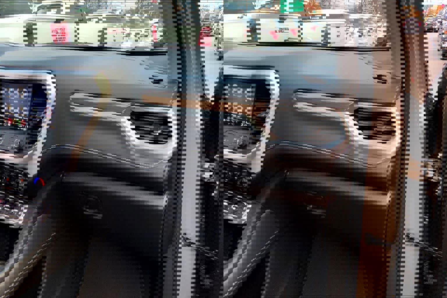 Certified 2023 GMC Acadia SLE w/ Driver Convenience Package image 16