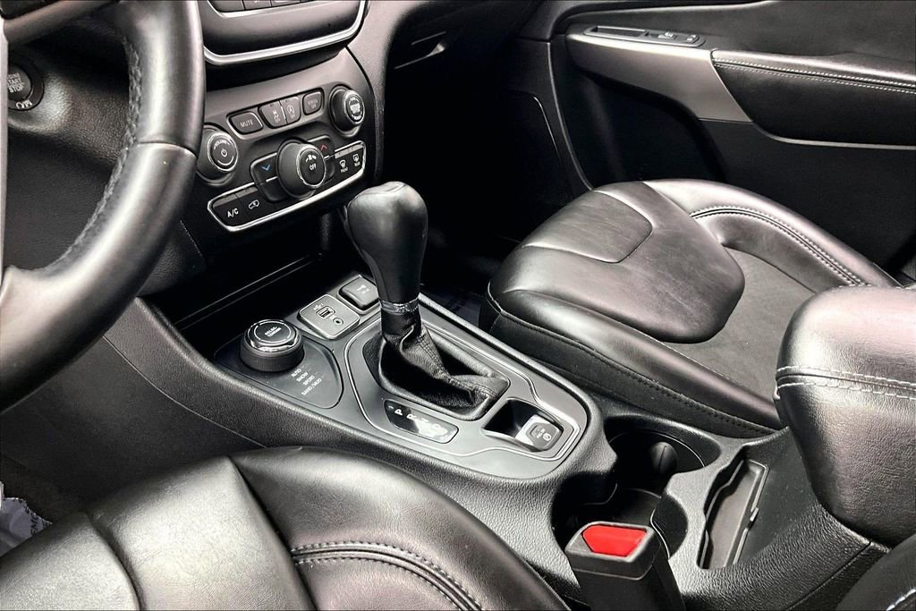 Used 2019 Jeep Cherokee Latitude Plus image 15