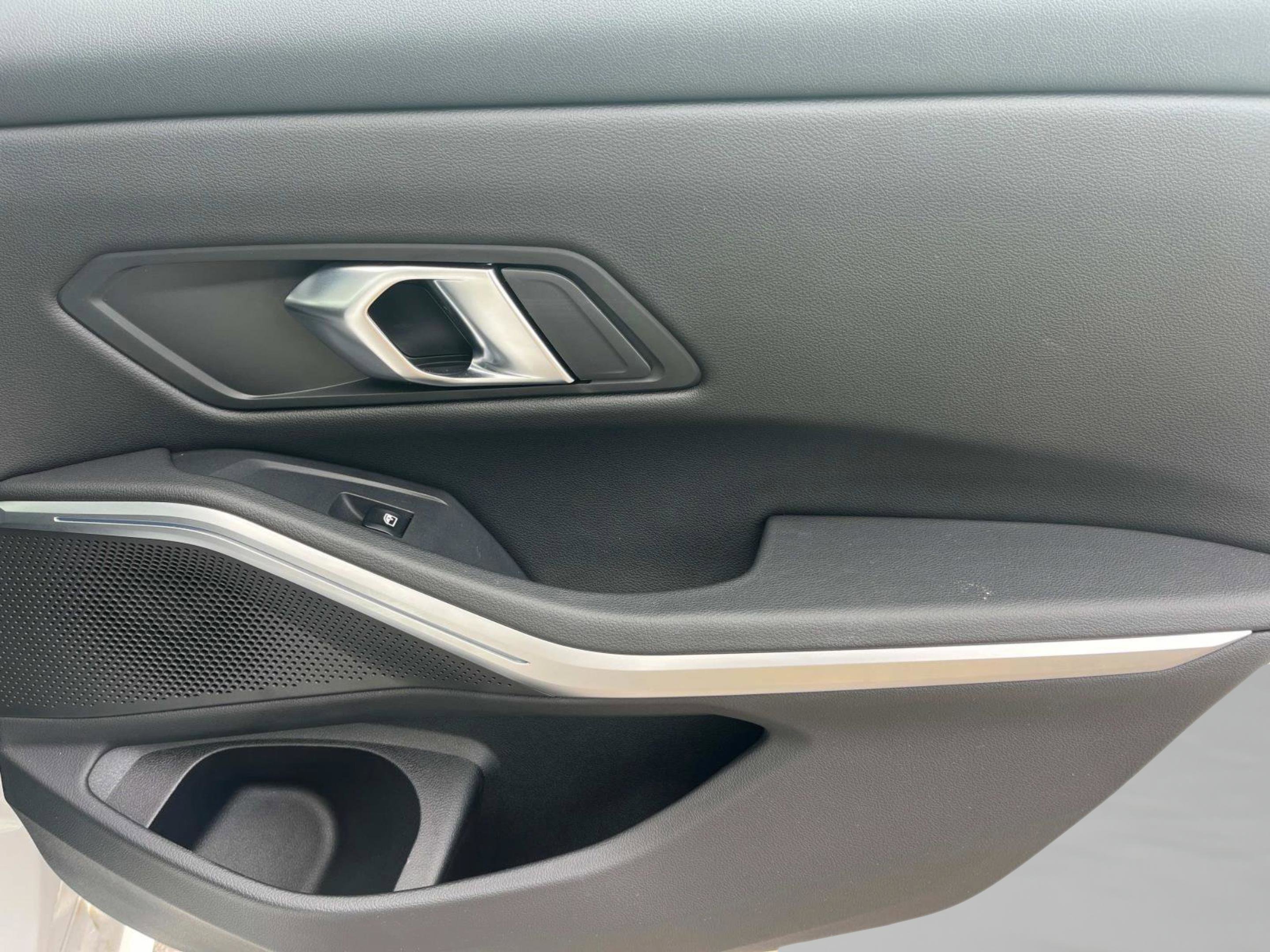 Used 2024 BMW 330e xDrive image 71