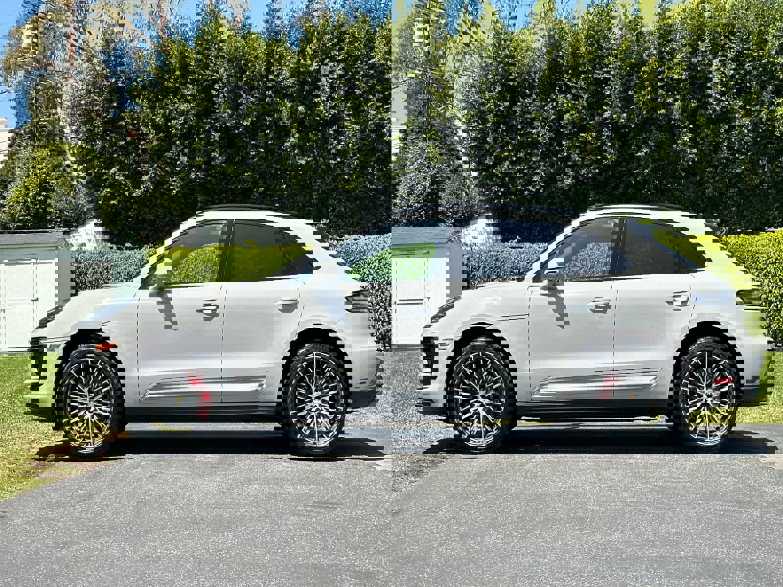 New 2026 Porsche Macan S image 2