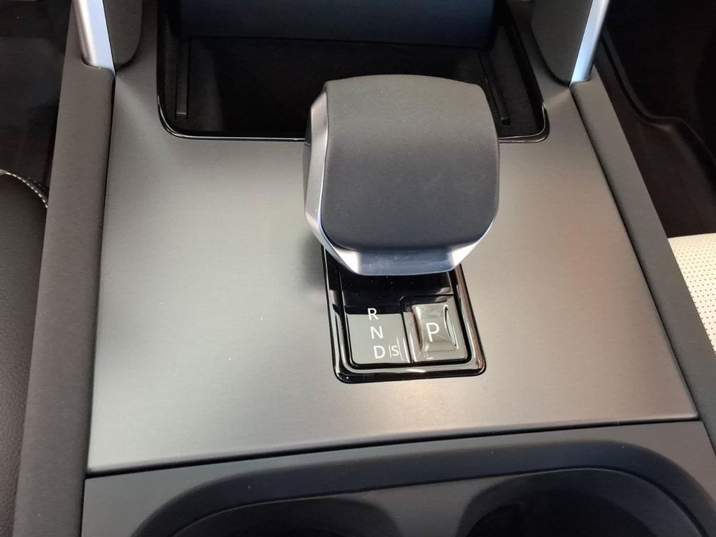 New 2026 Land Rover Discovery Sport Landmark AWD/4WD image 17