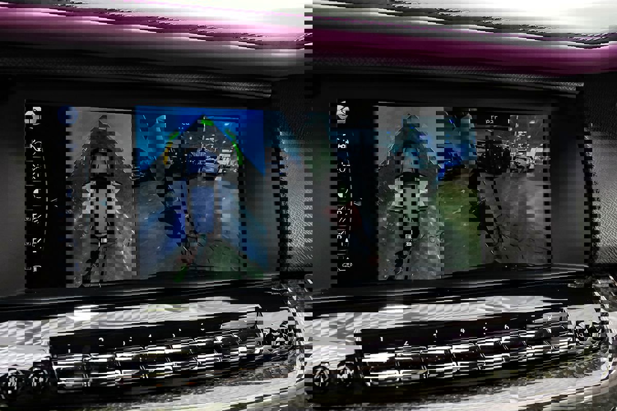 Used 2023 Rolls-Royce Cullinan Black Badge w/ Dark Exterior Package image 21