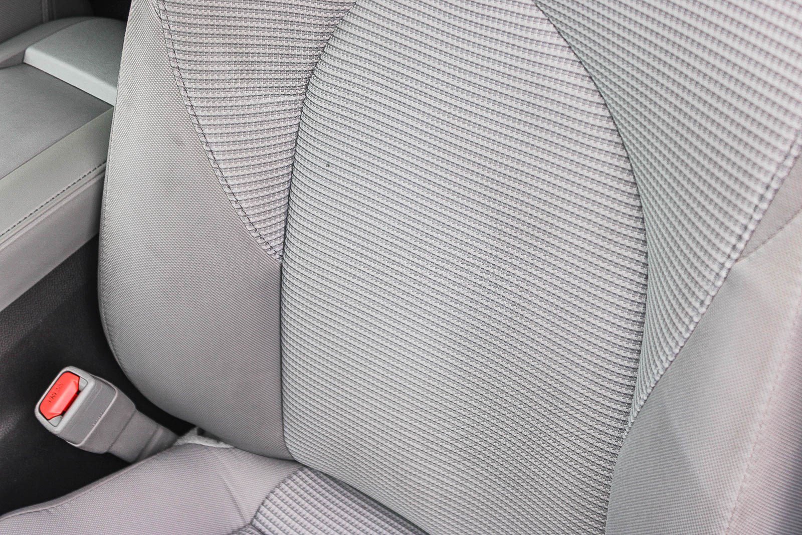 Used 2022 Toyota Highlander LE FWD image 23