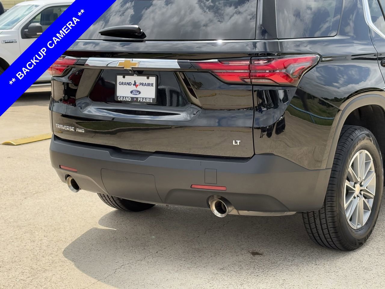 Used 2023 Chevrolet Traverse LT w/ LPO, Floor Liner Package AWD/4WD image 8