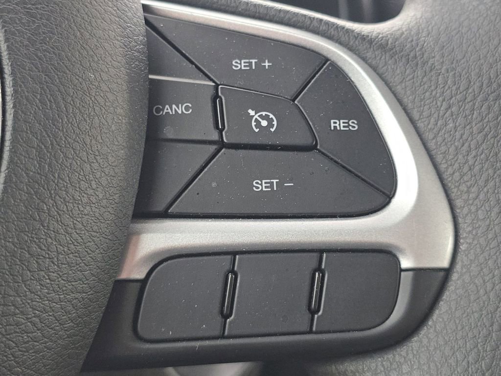 Used 2021 Jeep Renegade Sport image 31