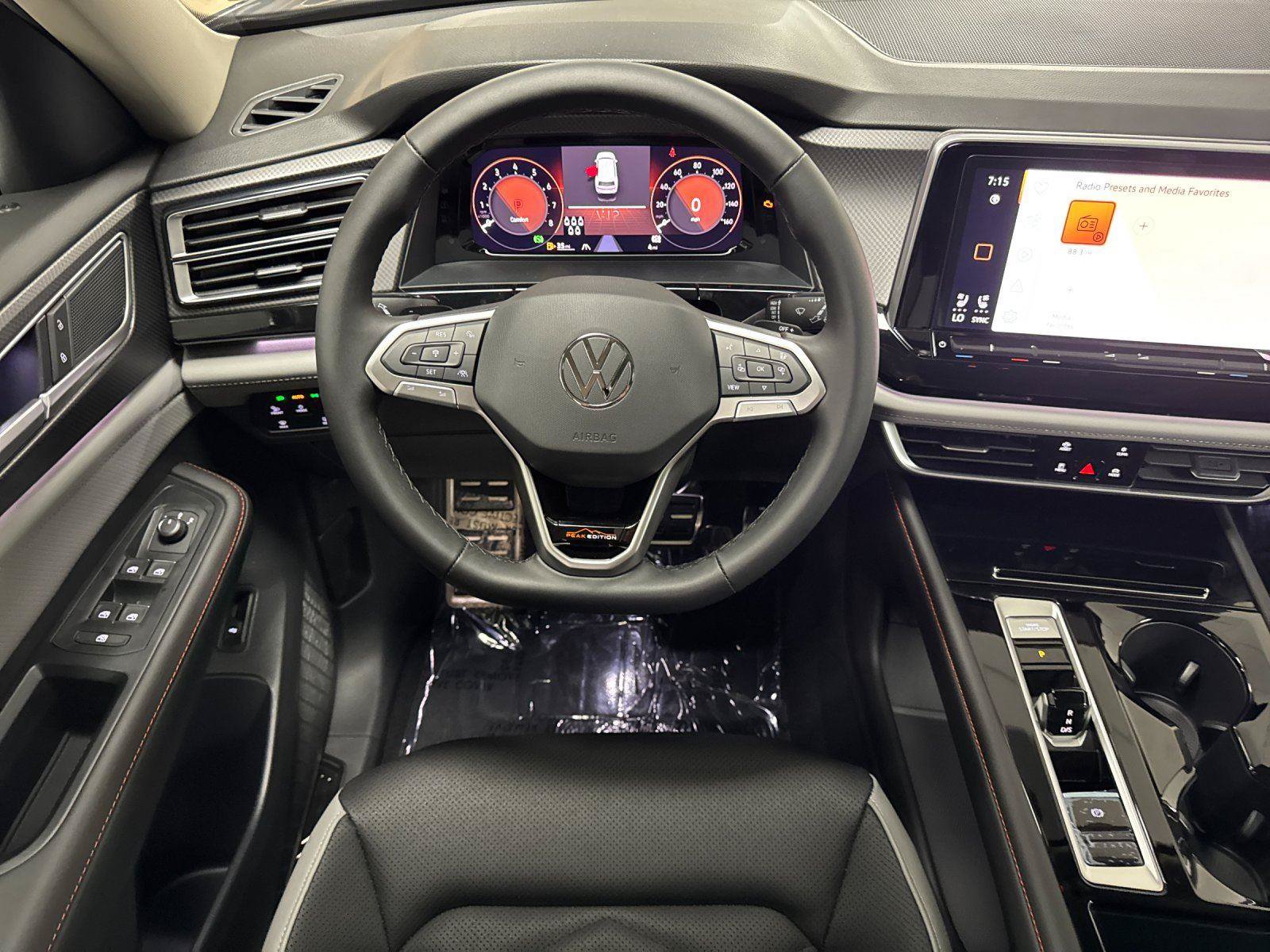 New 2026 Volkswagen Atlas Peak Edition AWD/4WD image 13
