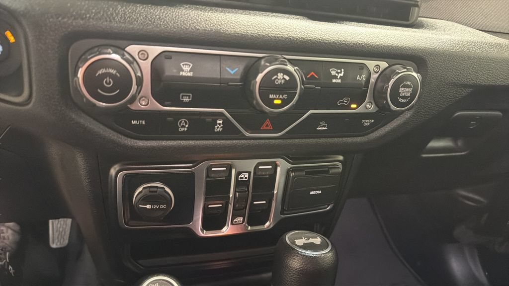 Used 2024 Jeep Wrangler Unlimited Sport AWD/4WD image 20