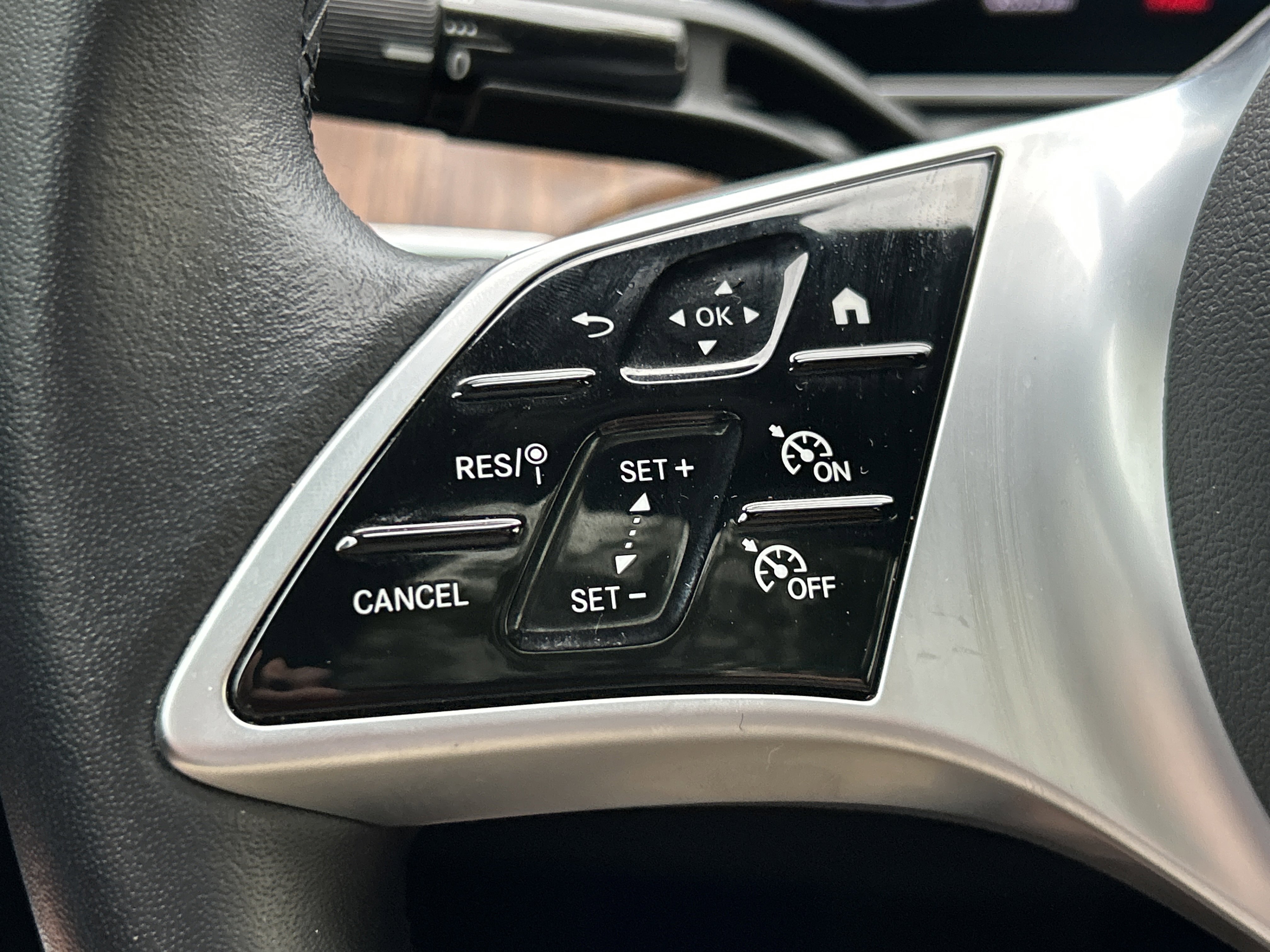 Certified 2025 Mercedes-Benz C 300 Sedan image 30