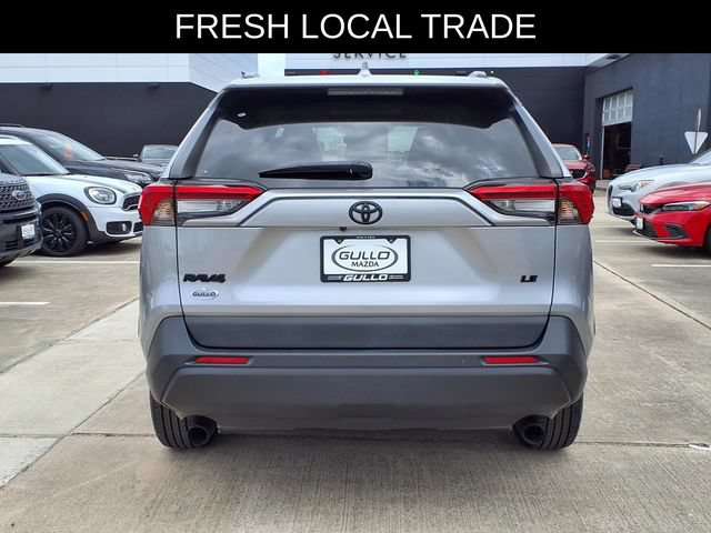 Used 2021 Toyota RAV4 LE FWD image 6