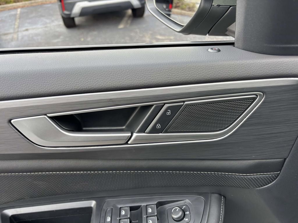 New 2026 Volkswagen Atlas Cross Sport SE image 12