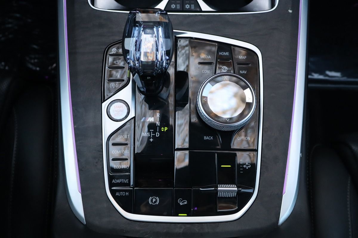 Used 2020 BMW X7 M50i w/ Dynamic Handling Package image 35