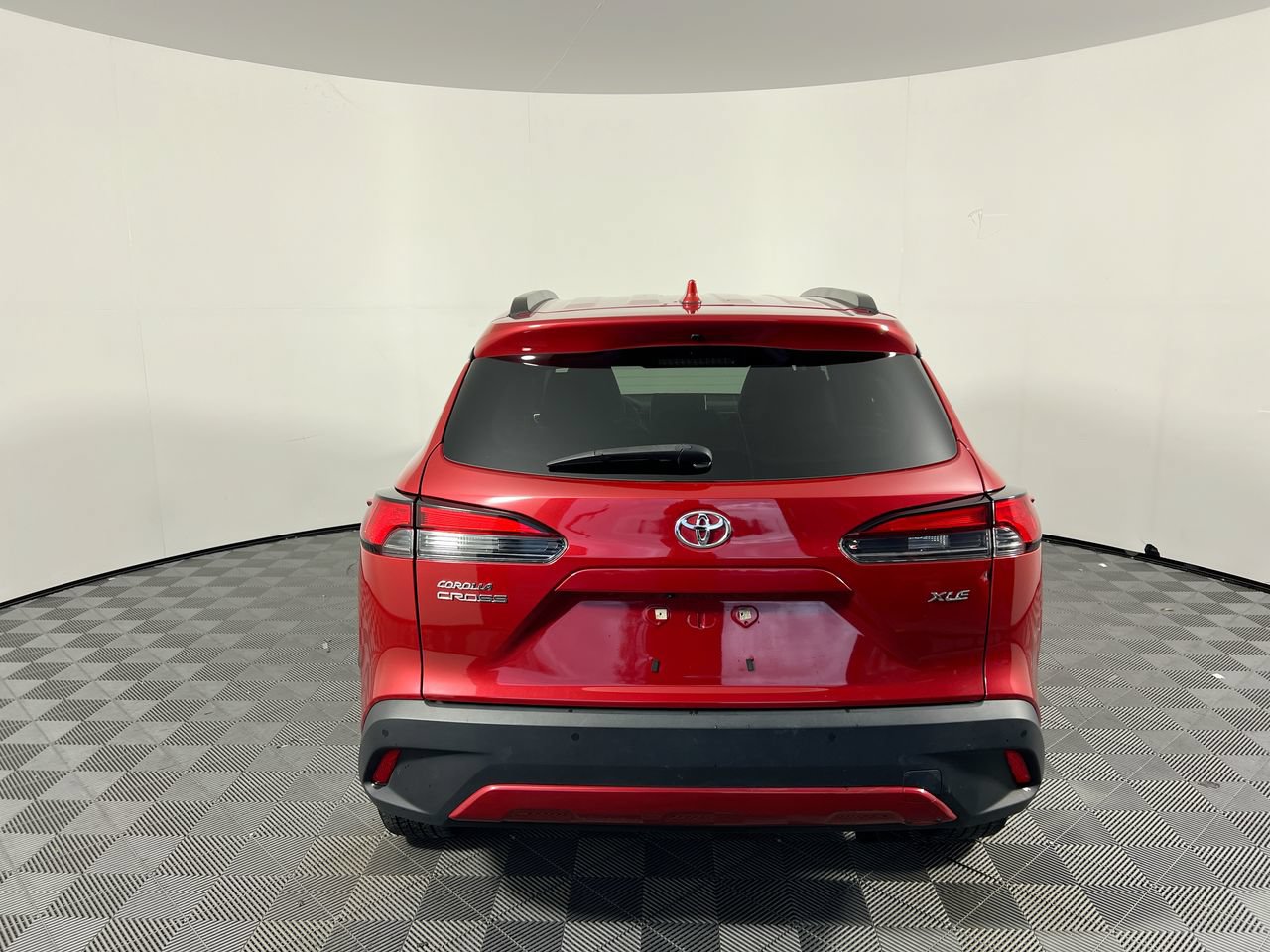 Used 2022 Toyota Corolla Cross XLE FWD image 4