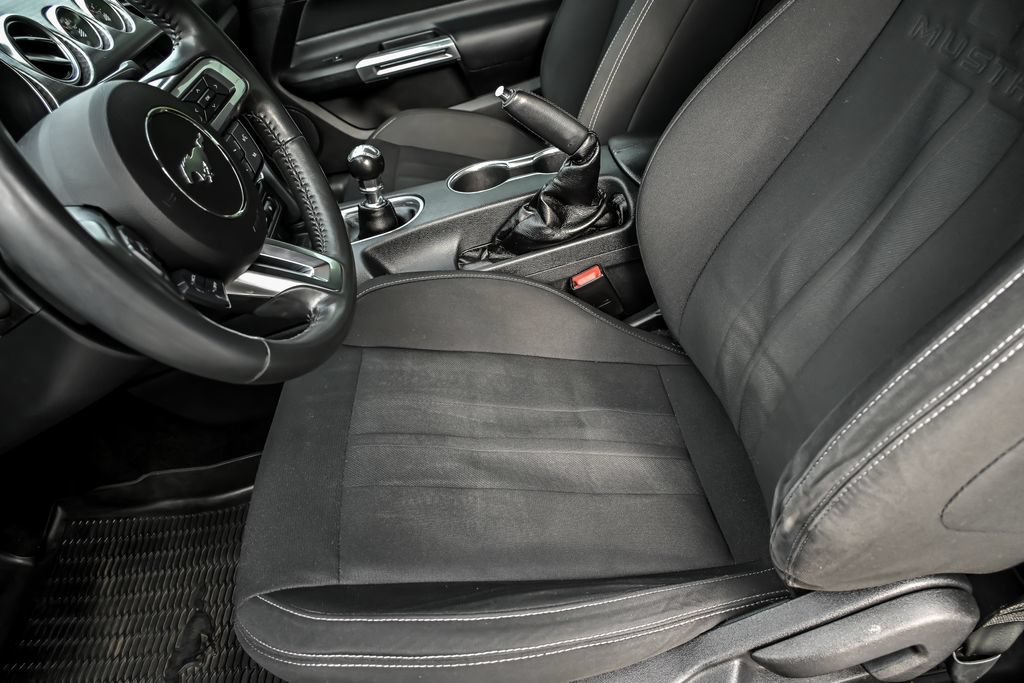 Used 2018 Ford Mustang GT w/ GT Performance Package RWD image 12