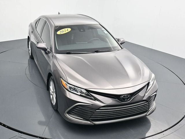 Used 2024 Toyota Camry LE w/ Cold Weather Package FWD image 19