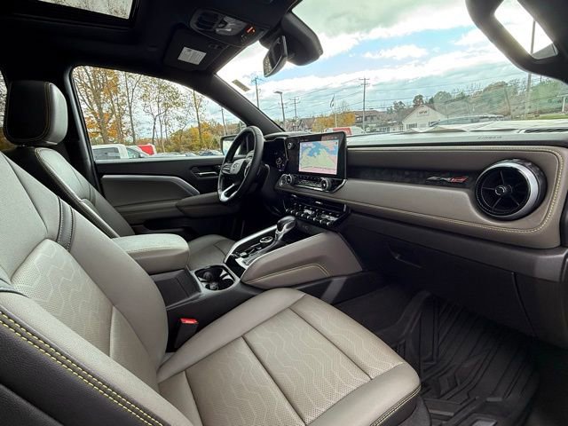 Used 2024 Chevrolet Colorado ZR2 w/ ZR2 Convenience Package III image 18