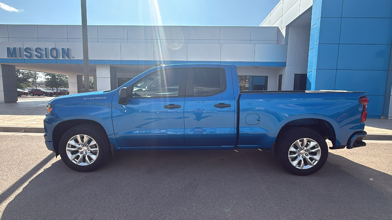 Used 2024 Chevrolet Silverado 1500 Custom RWD image 4