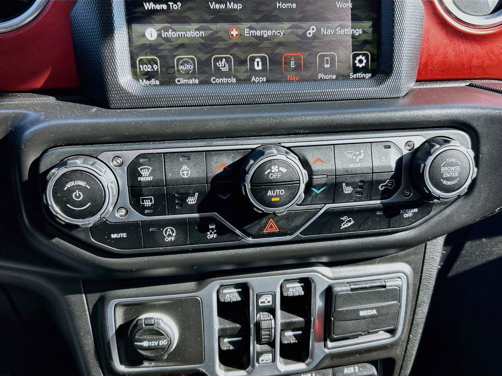 Used 2018 Jeep Wrangler Unlimited Rubicon AWD/4WD image 32