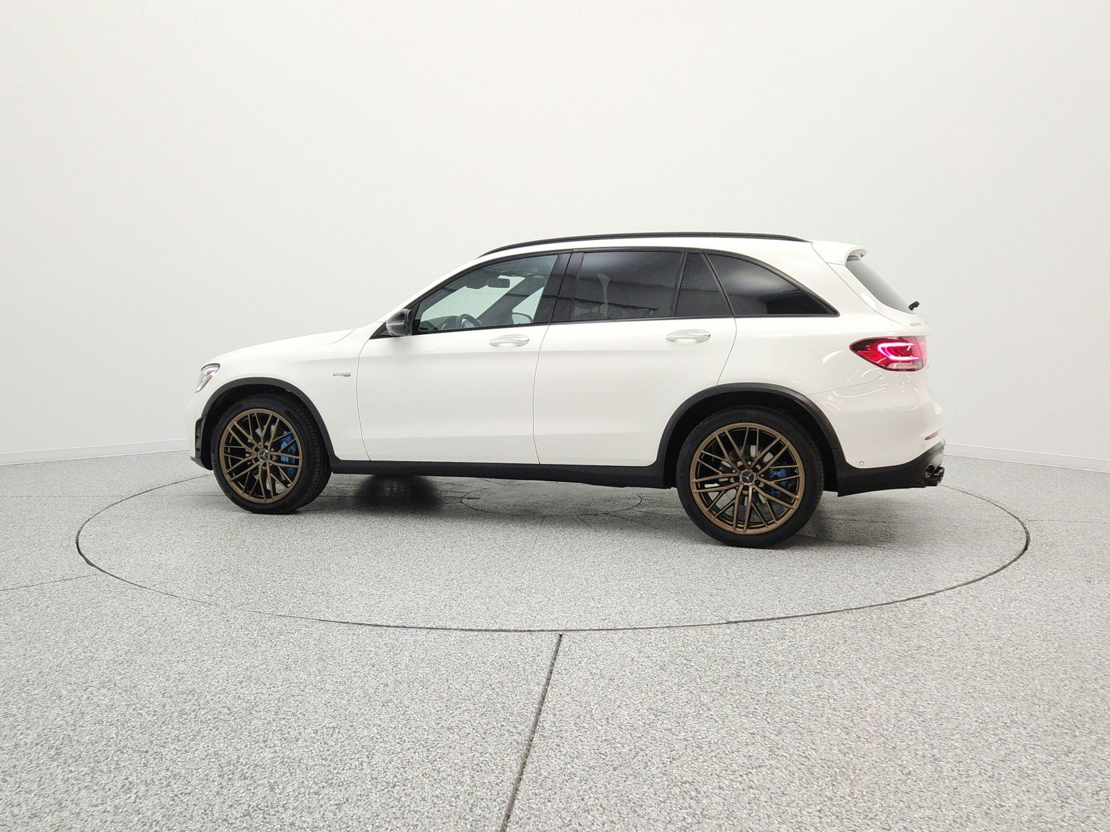 Used 2022 Mercedes-Benz GLC 43 AMG 4MATIC w/ Driver Assistance Package image 8