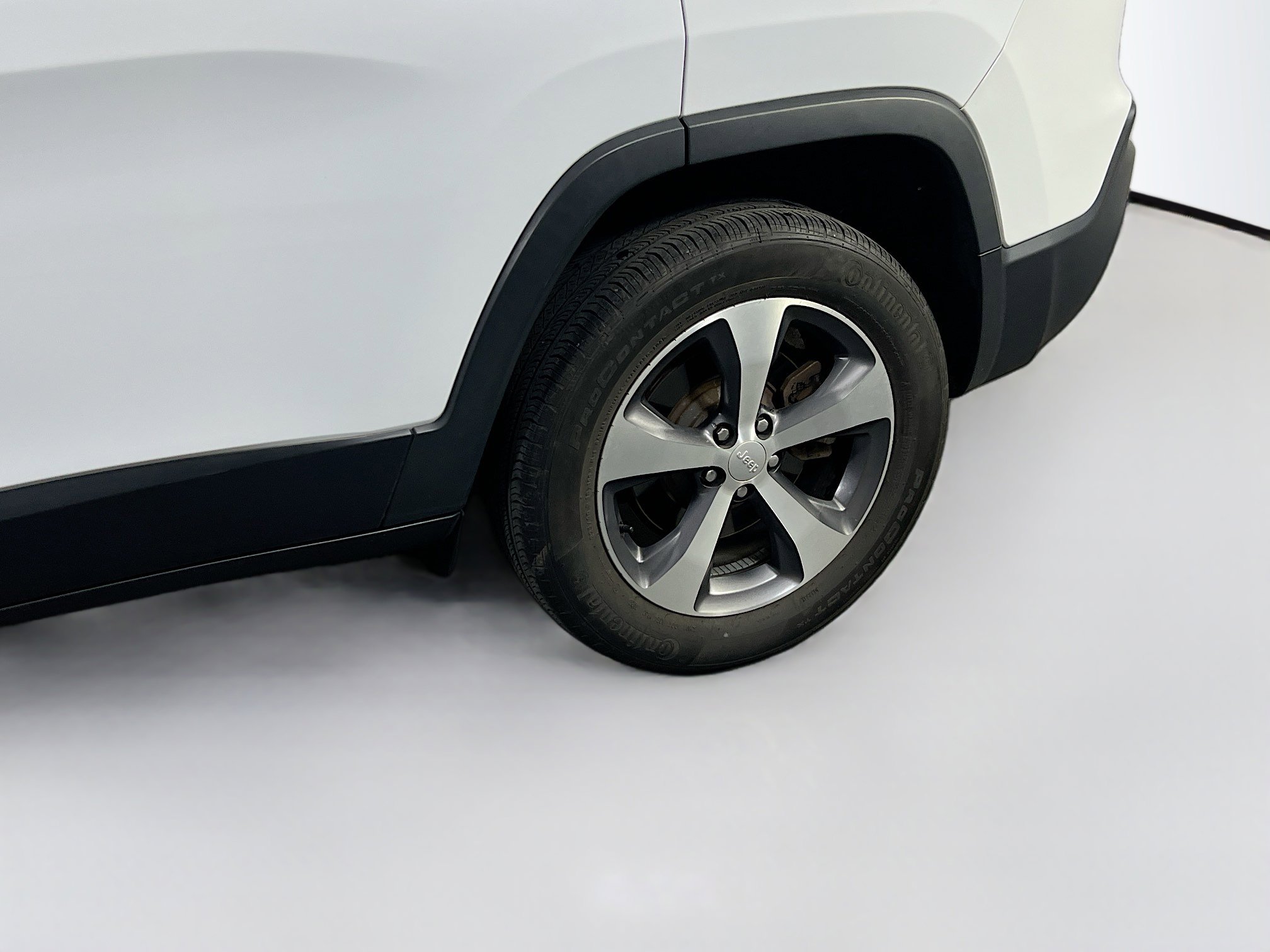 Used 2022 Jeep Cherokee Limited AWD/4WD image 30