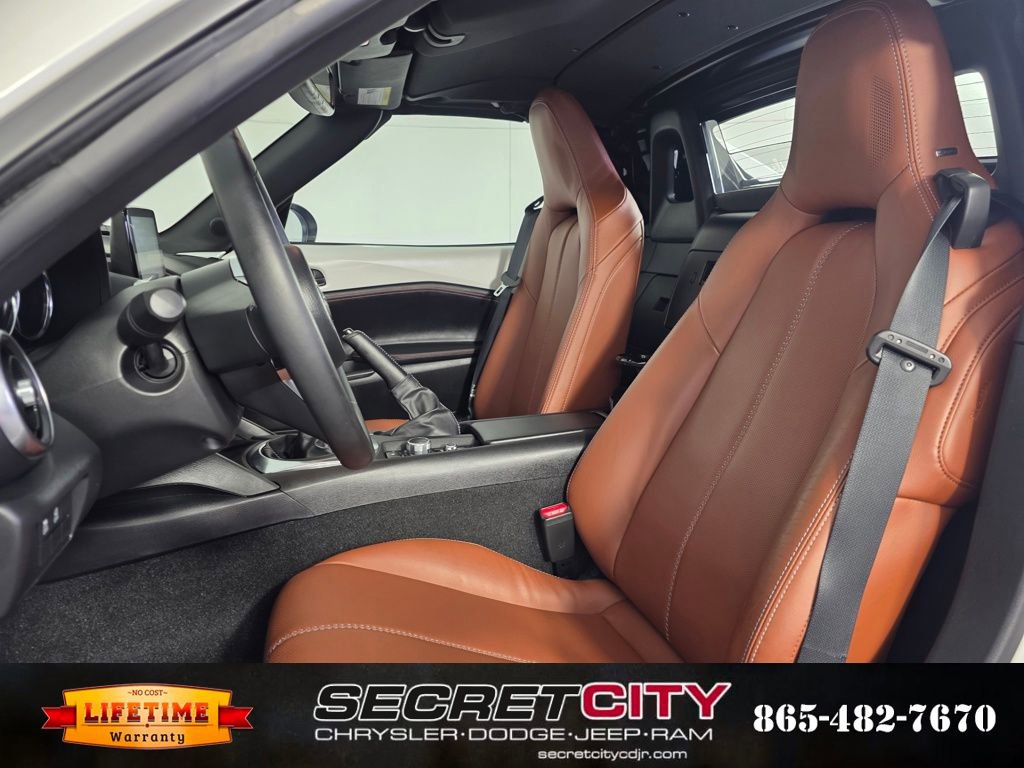 Used 2023 MAZDA MX-5 Miata Grand Touring w/ Weather Package image 10