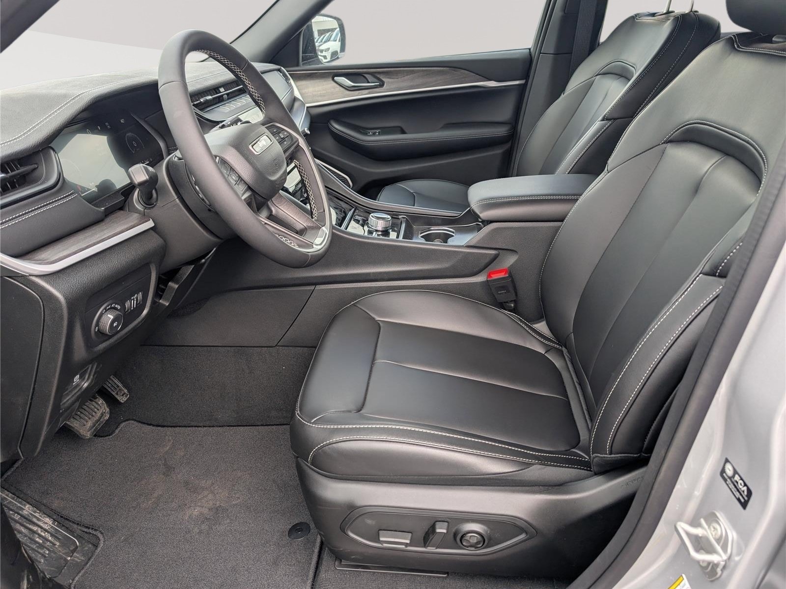 New 2026 Jeep Grand Cherokee Limited AWD/4WD image 12